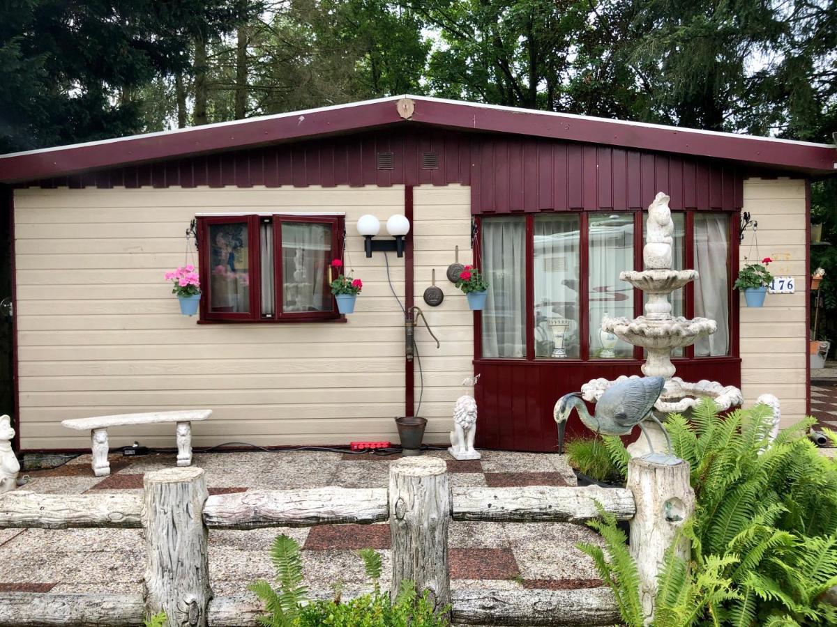 Retro Relax Resort Midden In Het Bos Op De Veluwe In Putten Exterior foto