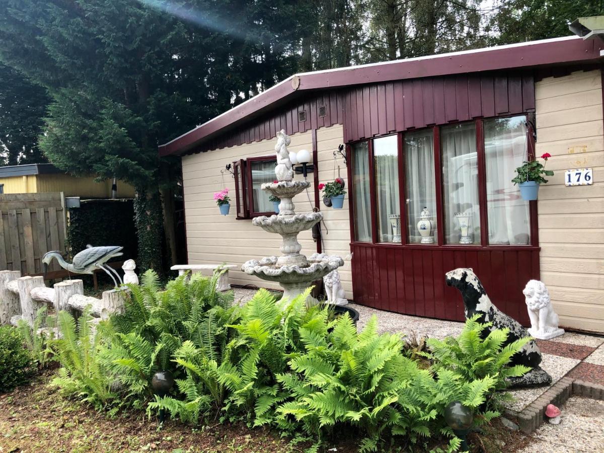 Retro Relax Resort Midden In Het Bos Op De Veluwe In Putten Exterior foto