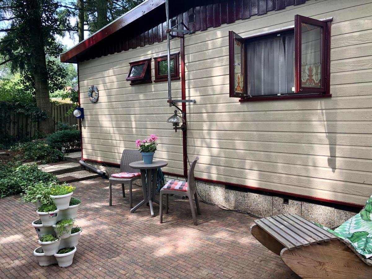 Retro Relax Resort Midden In Het Bos Op De Veluwe In Putten Exterior foto